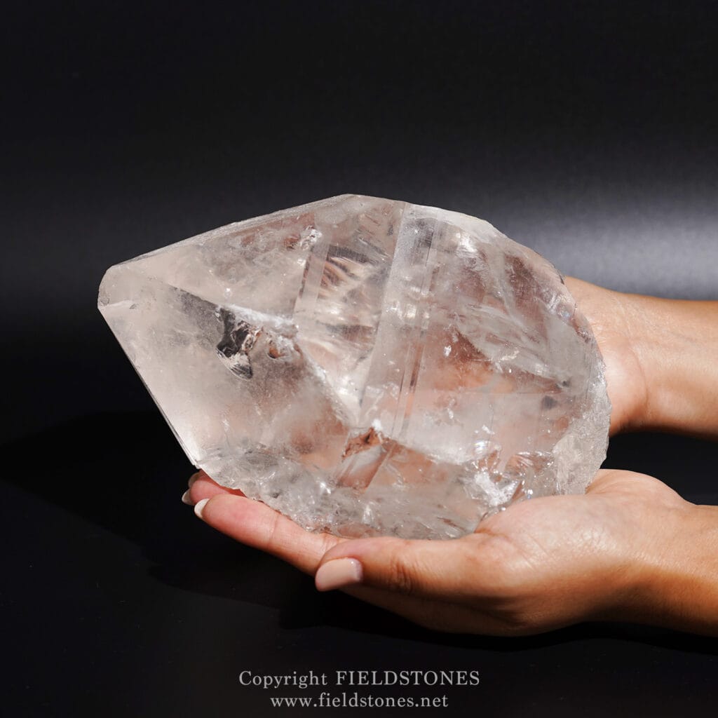 女神が宿る神秘の水晶〜マスターウラルレムリアンクォーツ - FieldStones