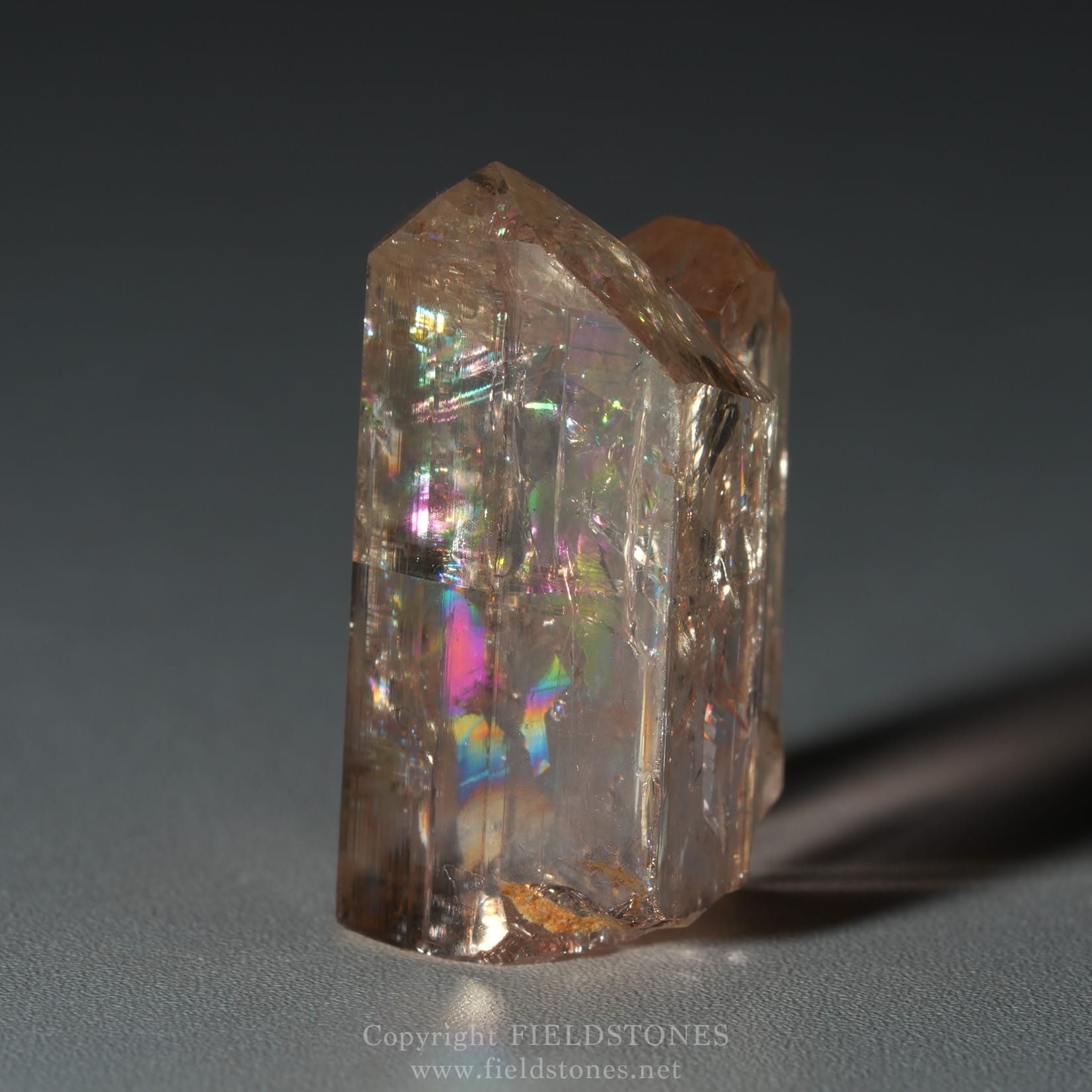 パキスタン カトラン産 ピンクトパーズ単結晶 ため息が出るほど美しい！ピンクトパーズ結晶(虹)・パキスタン