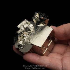 パイライト(黄鉄鉱)の特徴・効果・浄化方法 - FieldStones